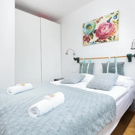 Apartment Browarna By Renters